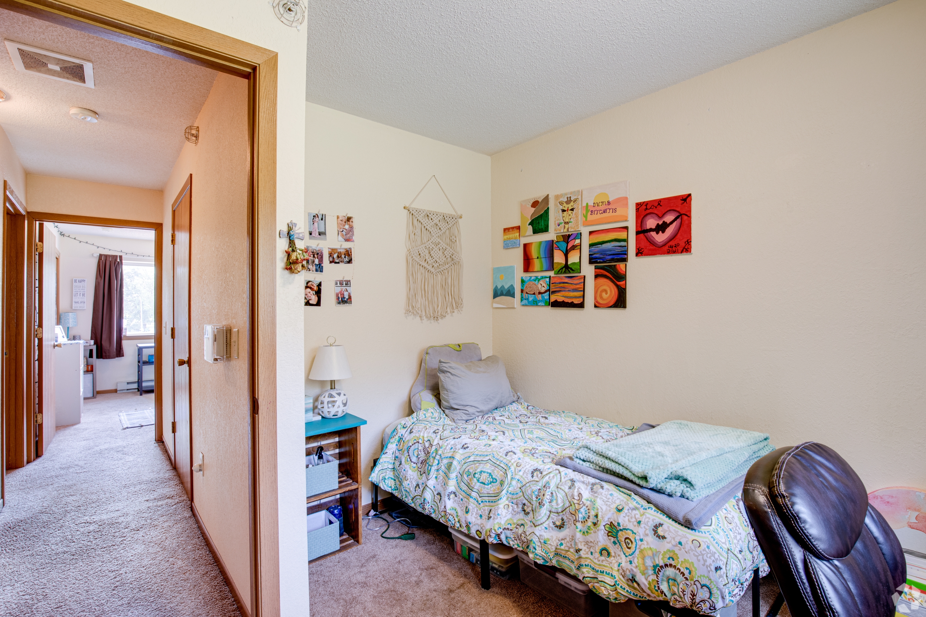 1063 East Cascade Avenue - Unit 6 Room 2